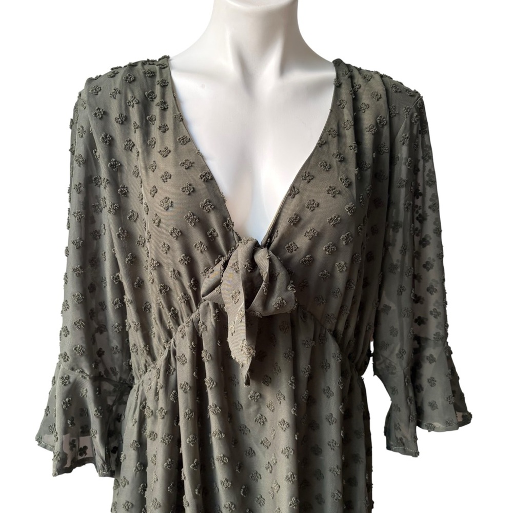 NWT, A Beautiful Soul Olive Flock Spot 3/4 Sleeve Tie Bow V-Neck, Sz 1X - Picture 10 of 15